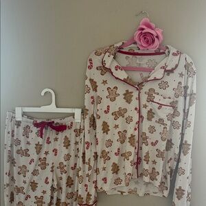 Derek Heart Cream and Brown Gingerbread Pajama Set